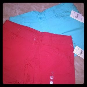 New City streets  shorts 2 pr tags attached sz 9